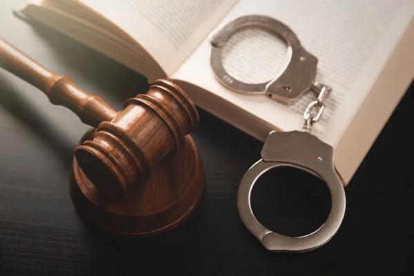 How a Criminal Defense Lawyer in Honolulu Can Help Your Case